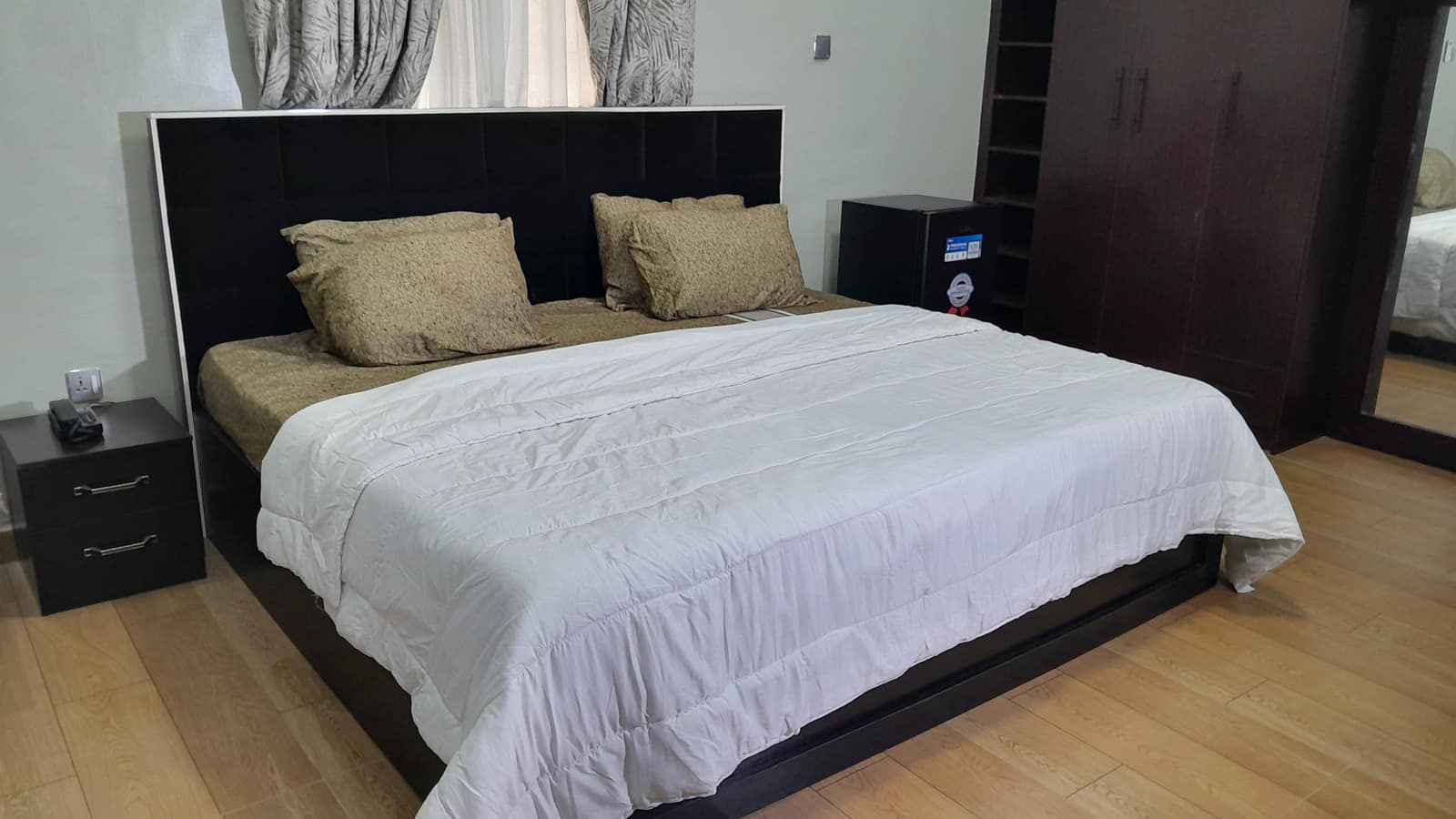 Spacious ensuite bedroom